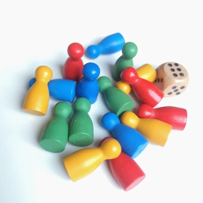 100 Pcs Colorful Wooden Chess  – Board Game Loop Bewertung und Preis