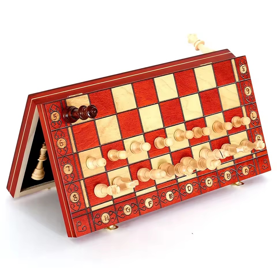 Folding Wooden Portable Chess  – Board Game Yearbook Bewertung und Preis